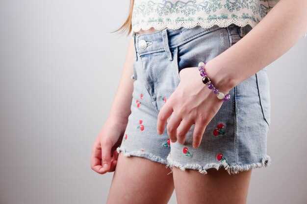 Использование мягкой ткани для полировки и удаления грязи