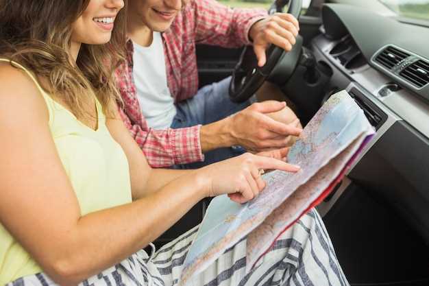 Аккуратное отделение крышки плафона от потолка салона