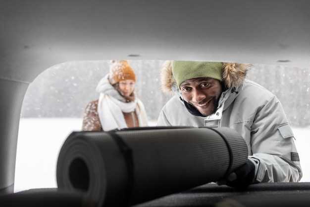 Демонтаж удерживающих элементов и извлечение старого фильтра