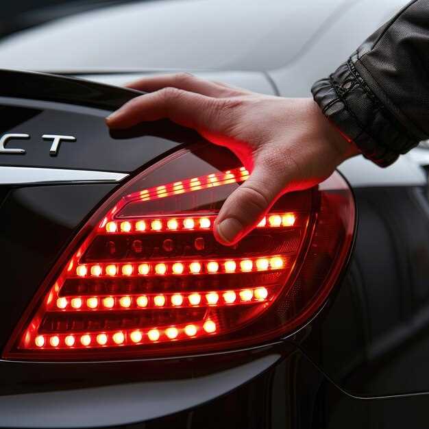 Процесс замены лампы света заднего хода на Kia Cerato 4
